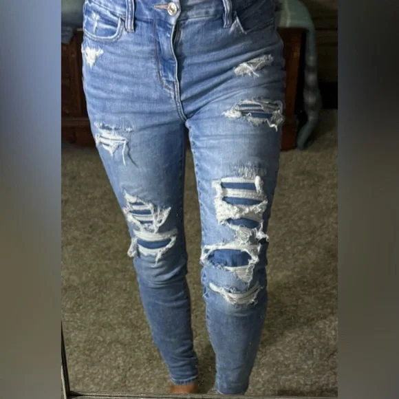 American Eagle Outfitters Ripped Light Blue Skinny Jeans - Picture 6 of 8